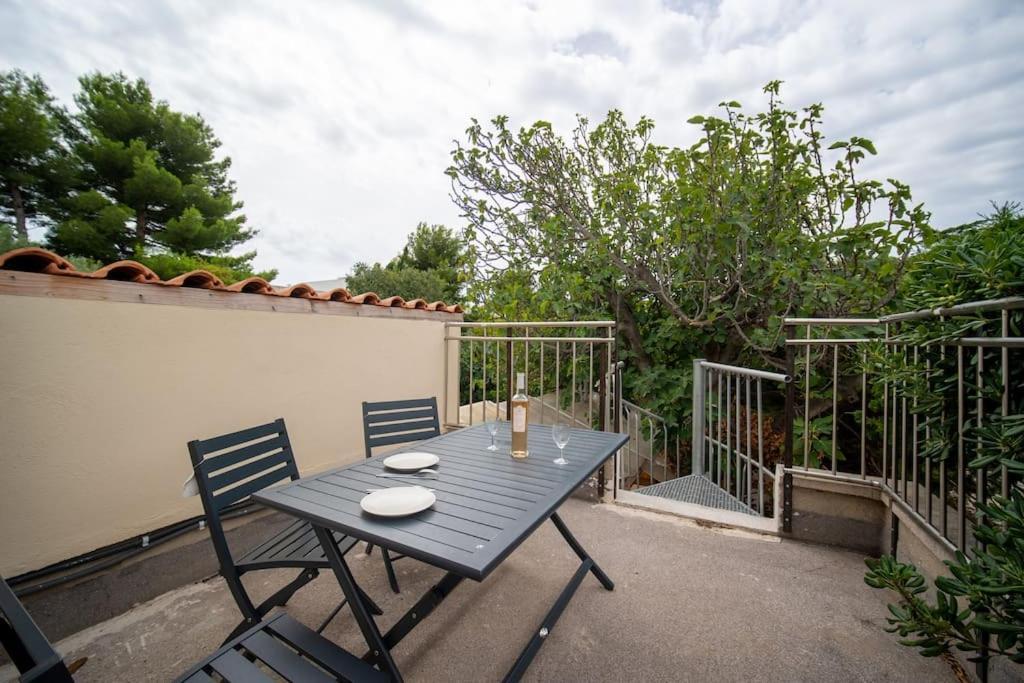 Appartamento Le Jasmin Airconditioned Studio With Swimming Pool Marsiglia Esterno foto